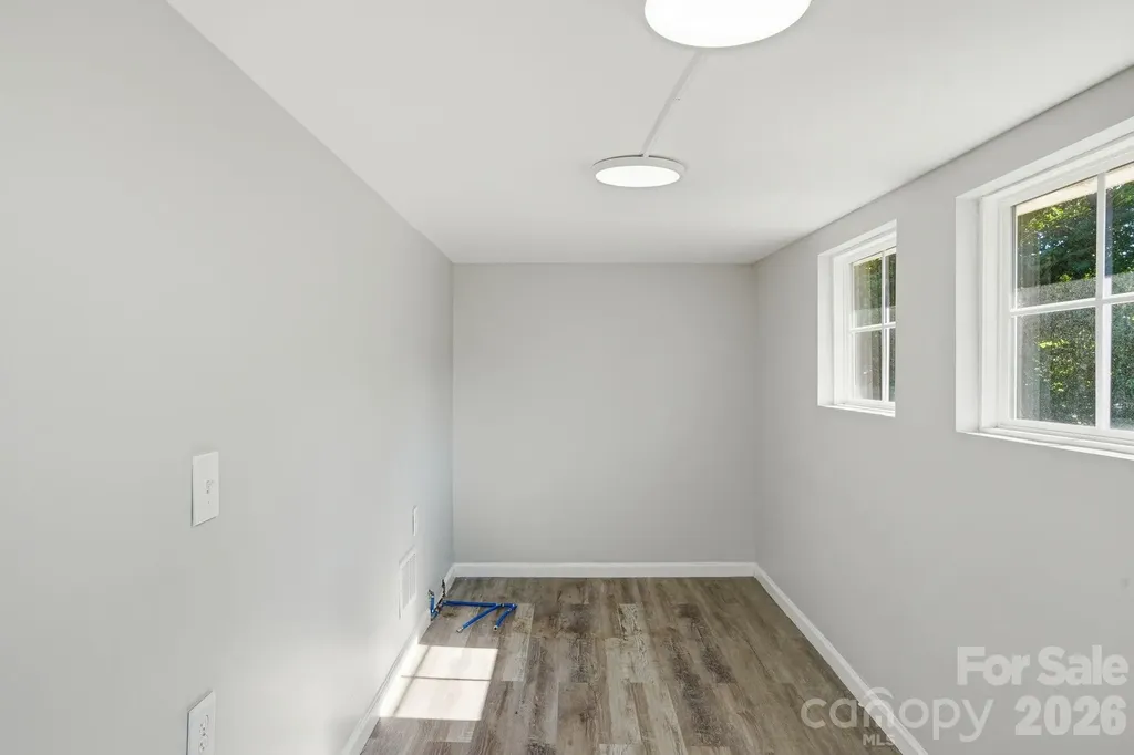 411 W Sullivan Street Gastonia NC 28052