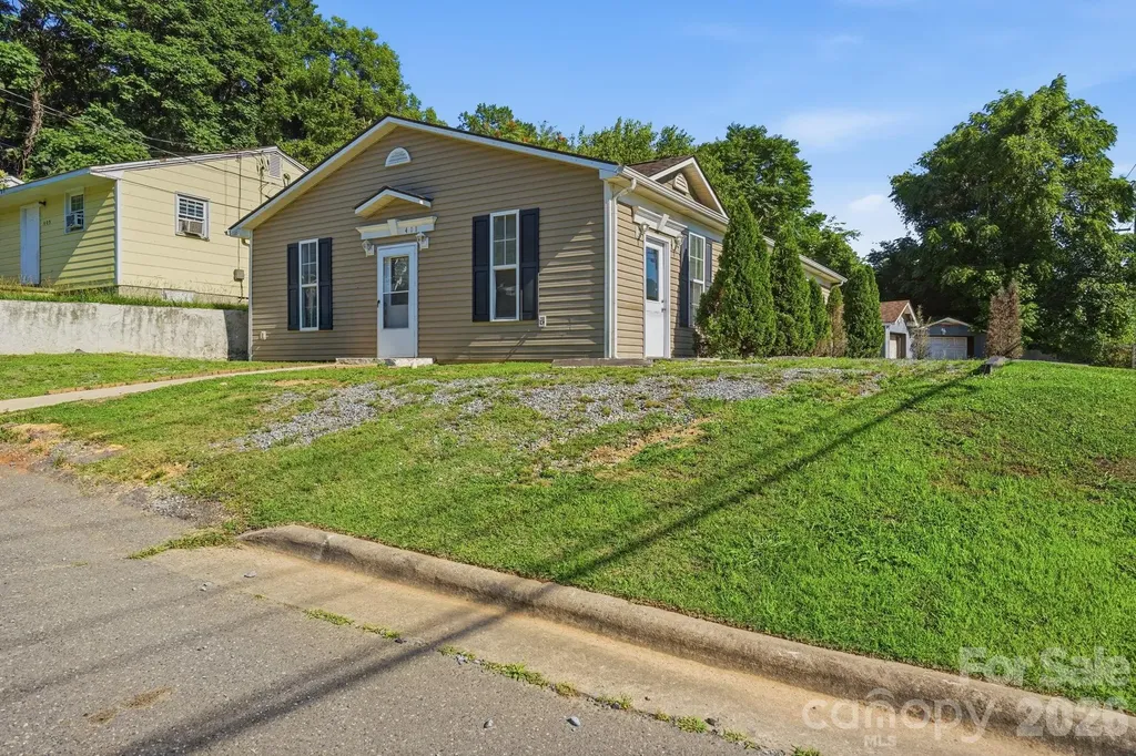 411 W Sullivan Street Gastonia NC 28052