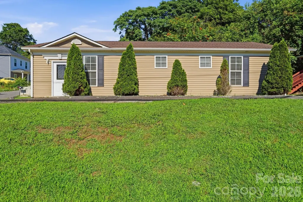 411 W Sullivan Street Gastonia NC 28052