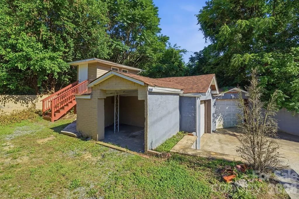 411 W Sullivan Street Gastonia NC 28052
