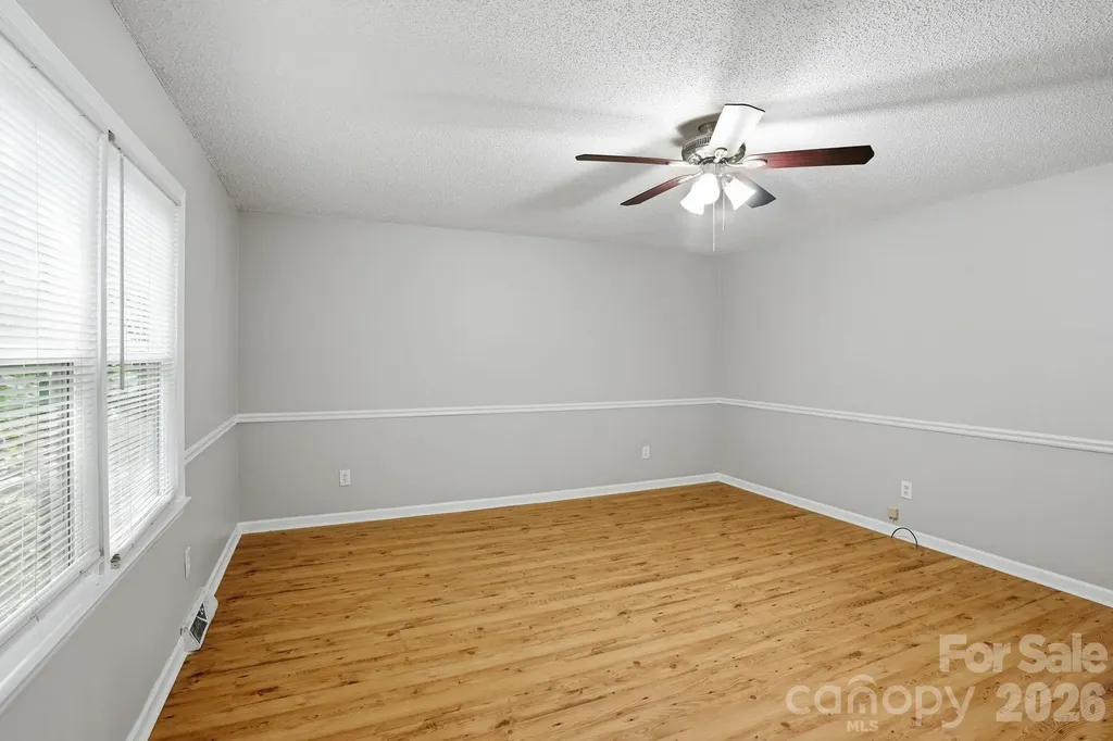 411 W Sullivan Street Gastonia NC 28052