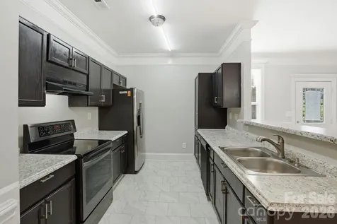 411 W Sullivan Street Gastonia NC 28052