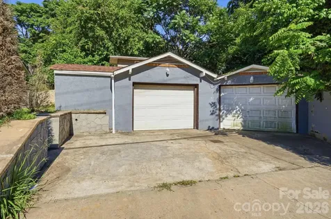 411 W Sullivan Street Gastonia NC 28052