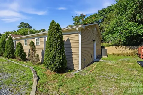 411 W Sullivan Street Gastonia NC 28052