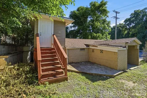 411 W Sullivan Street Gastonia NC 28052