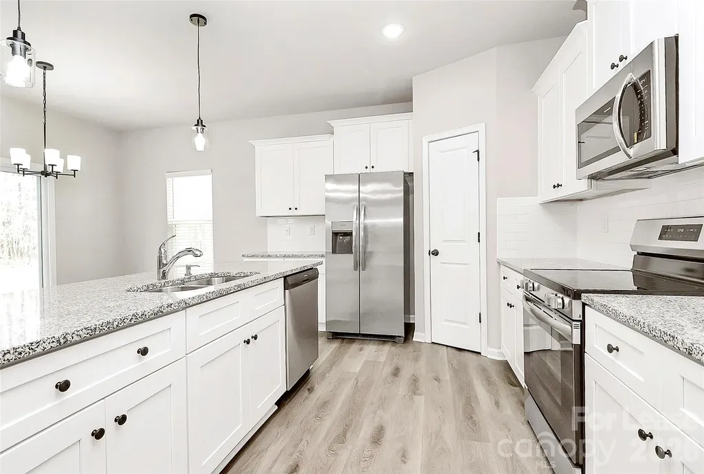 8208 Stonemere Lane Charlotte NC 28215