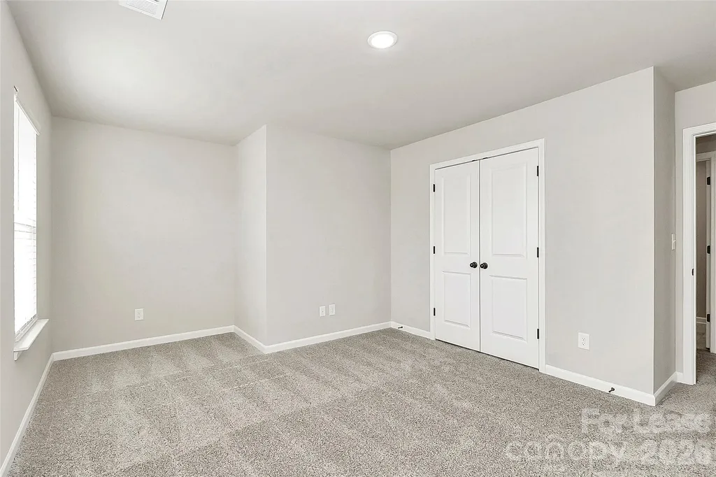 8208 Stonemere Lane Charlotte NC 28215