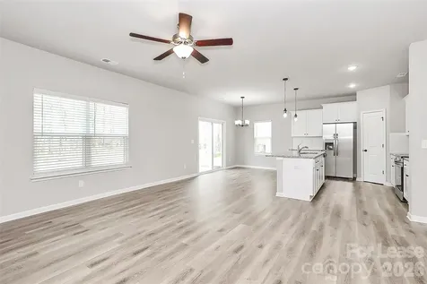 8208 Stonemere Lane Charlotte NC 28215