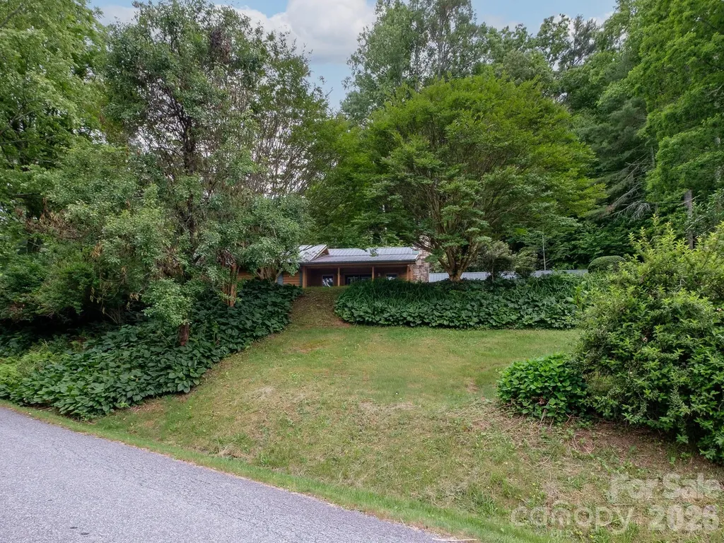 332 Island Cove Road Penrose NC 28766