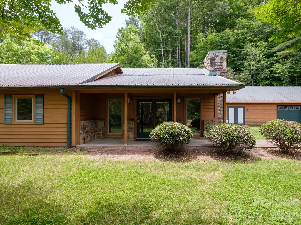 332 Island Cove Road Penrose NC 28766