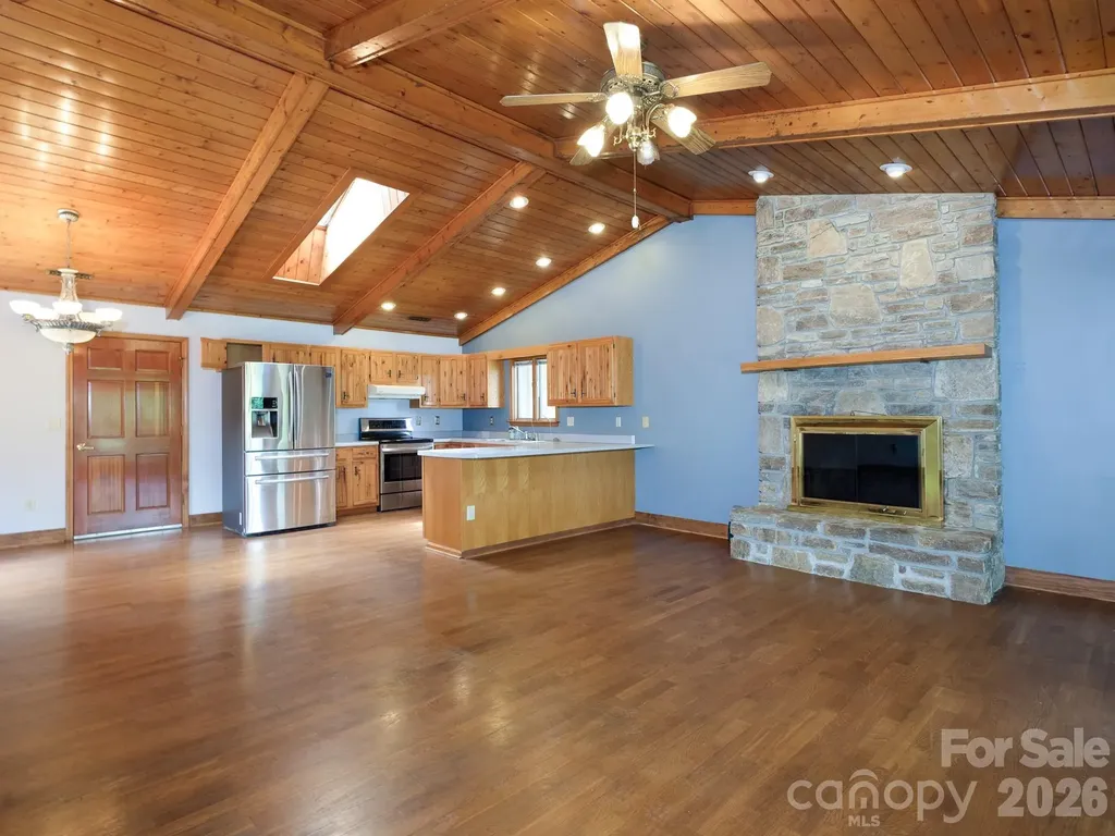 332 Island Cove Road Penrose NC 28766