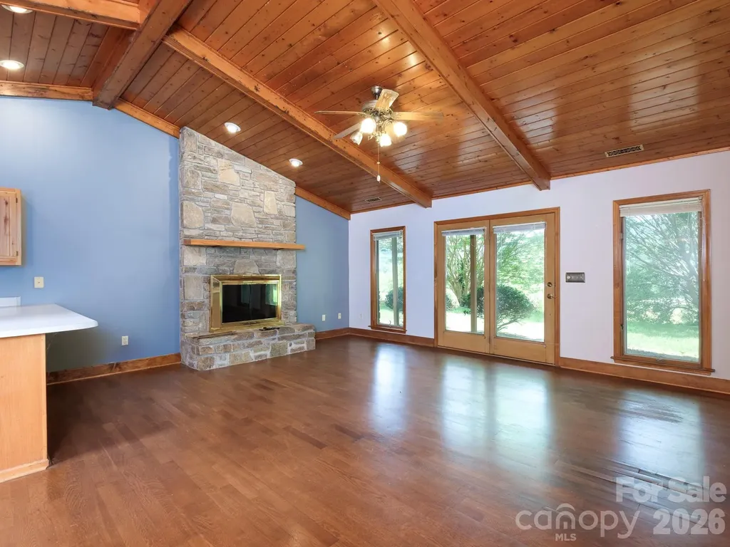 332 Island Cove Road Penrose NC 28766