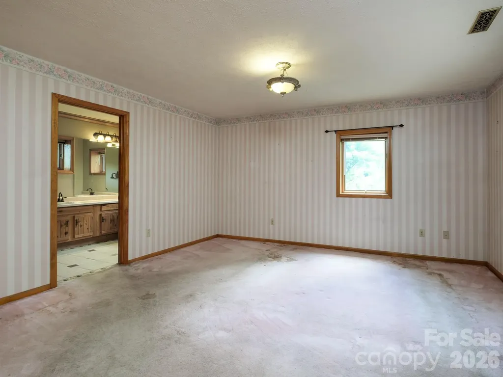 332 Island Cove Road Penrose NC 28766