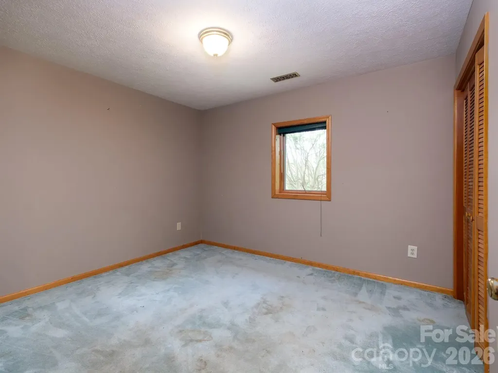 332 Island Cove Road Penrose NC 28766