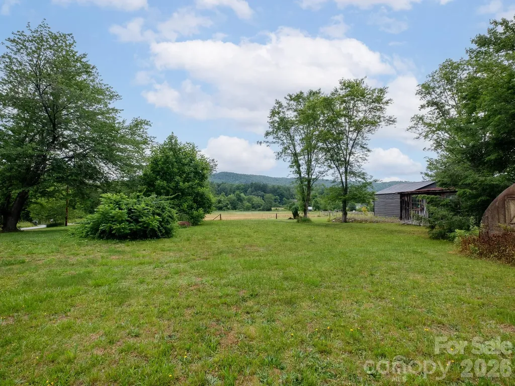 332 Island Cove Road Penrose NC 28766