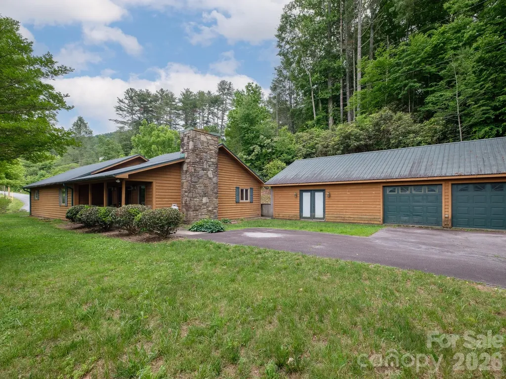 332 Island Cove Road Penrose NC 28766