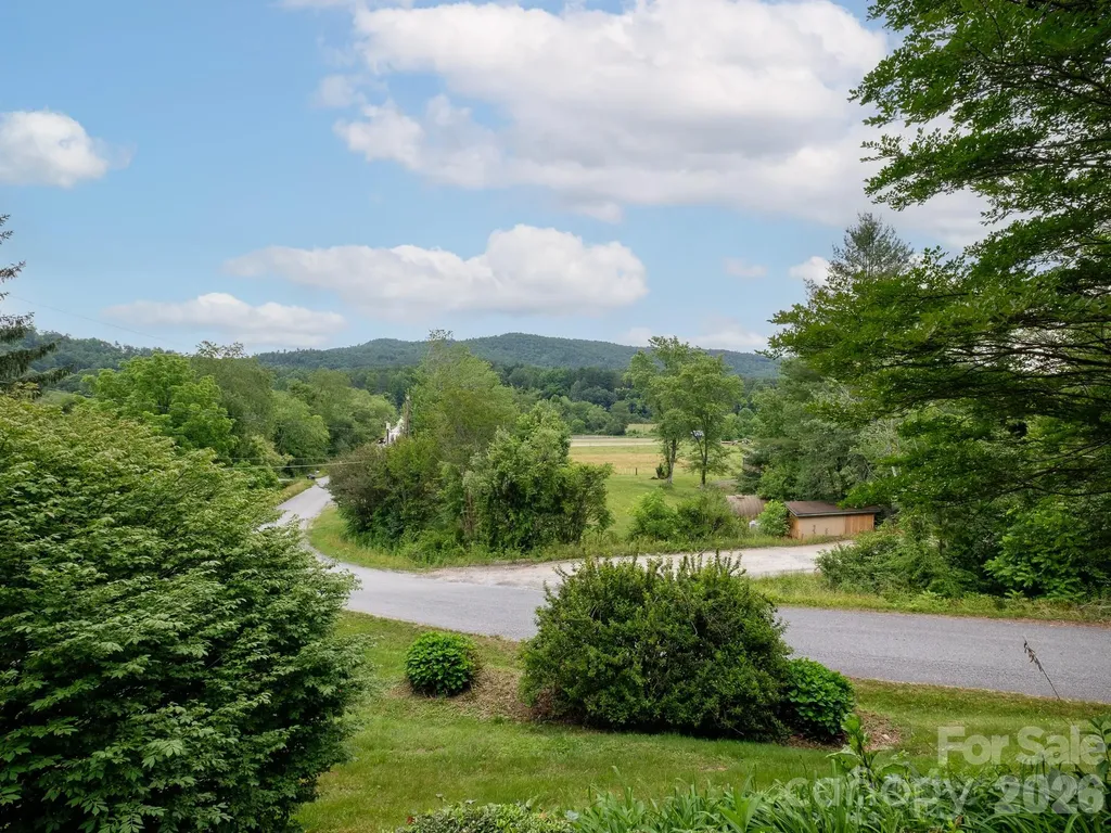 332 Island Cove Road Penrose NC 28766
