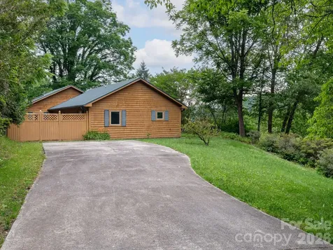 332 Island Cove Road Penrose NC 28766
