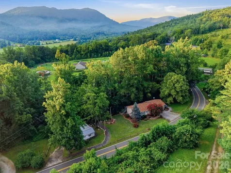 5513 Old Linville Road Marion NC 28752
