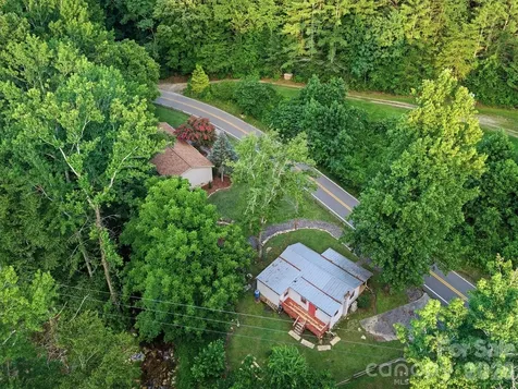 5513 Old Linville Road Marion NC 28752