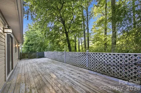 5513 Old Linville Road Marion NC 28752