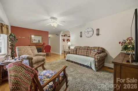 5513 Old Linville Road Marion NC 28752