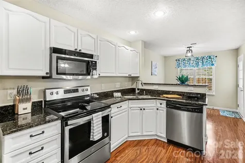 9725 Mattforest Circle Charlotte NC 28277