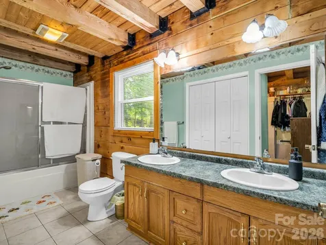 247 Woods Road Spruce Pine NC 28777