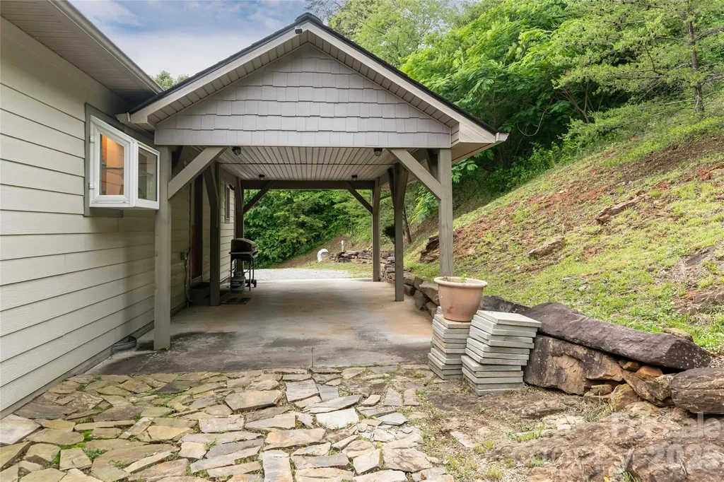 980 S River Road Sylva NC 28779