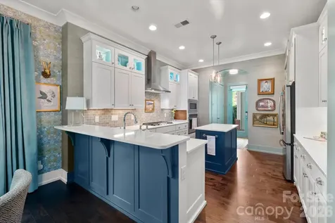 3702 Selwyn Avenue Charlotte NC 28209