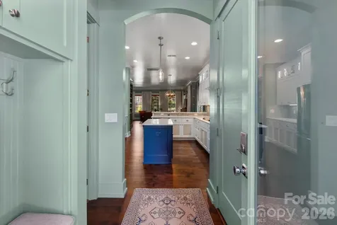 3702 Selwyn Avenue Charlotte NC 28209