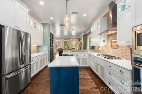 3702 Selwyn Avenue Charlotte NC 28209