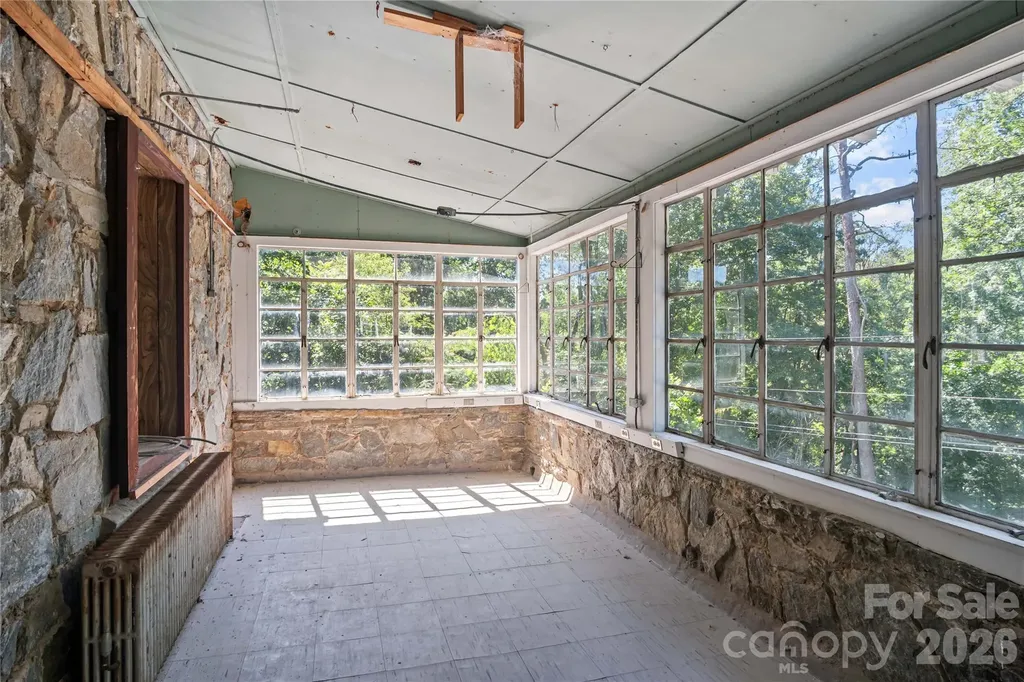 330 Carolina Drive Tryon NC 28782