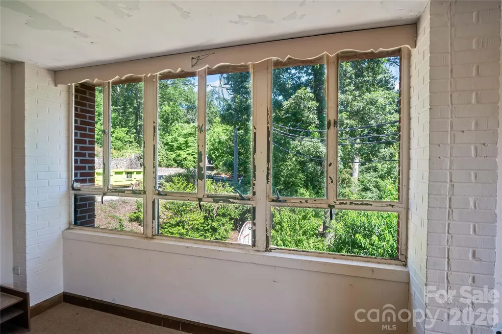 330 Carolina Drive Tryon NC 28782