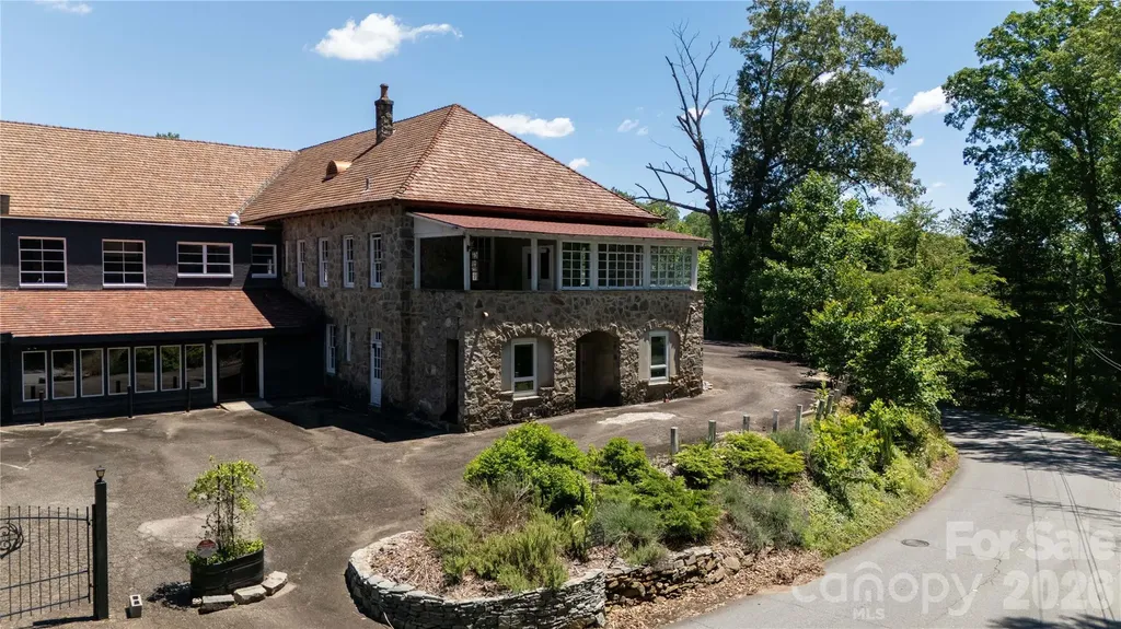 330 Carolina Drive Tryon NC 28782