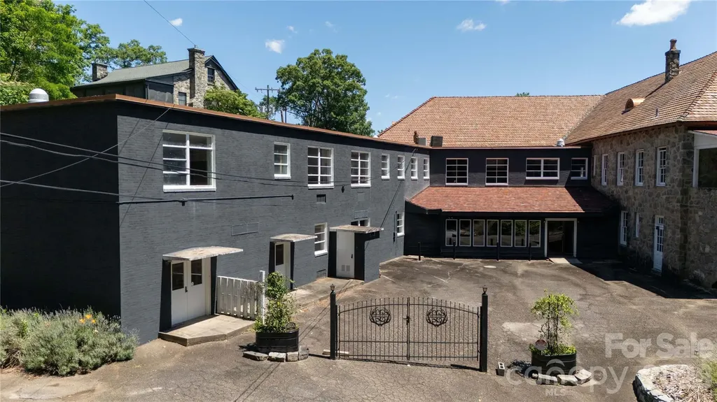 330 Carolina Drive Tryon NC 28782