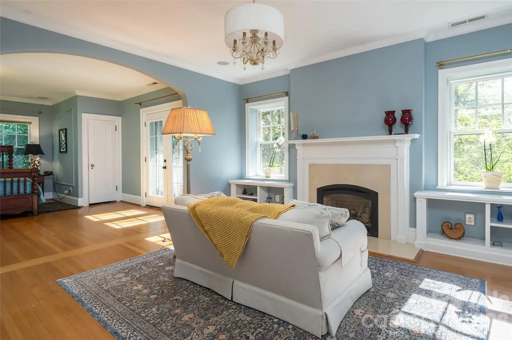 334 Vanderbilt Road Biltmore Forest NC 28803