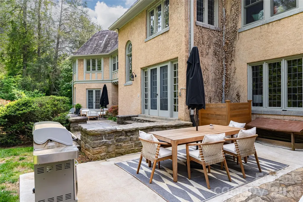 334 Vanderbilt Road Biltmore Forest NC 28803