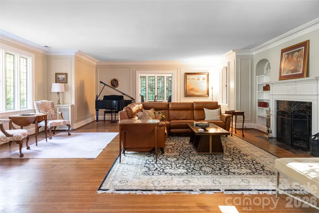 334 Vanderbilt Road Biltmore Forest NC 28803