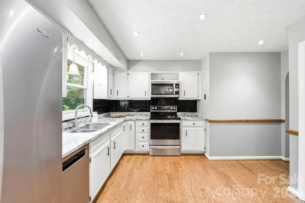 337 Woody Lane Asheville NC 28804