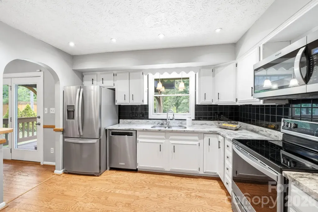 337 Woody Lane Asheville NC 28804