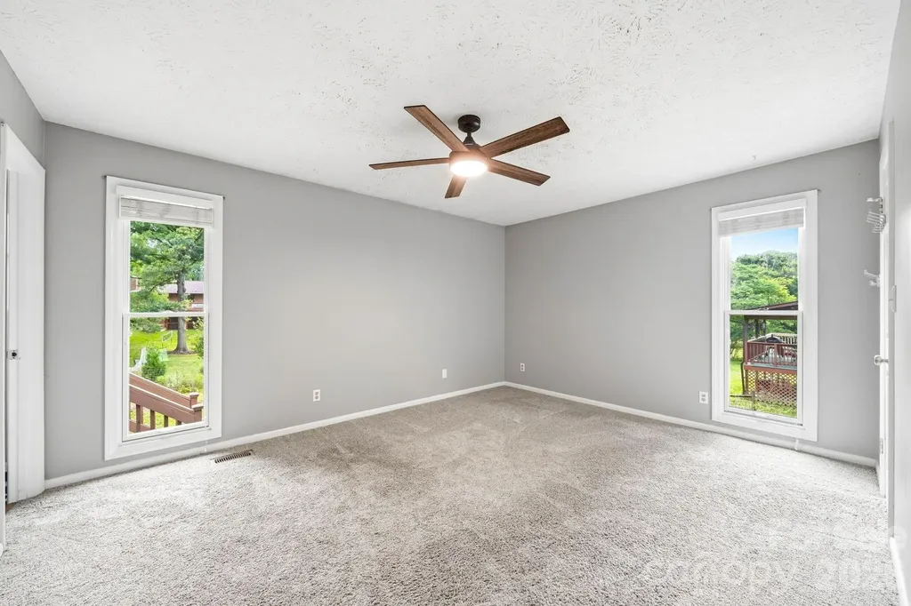 337 Woody Lane Asheville NC 28804
