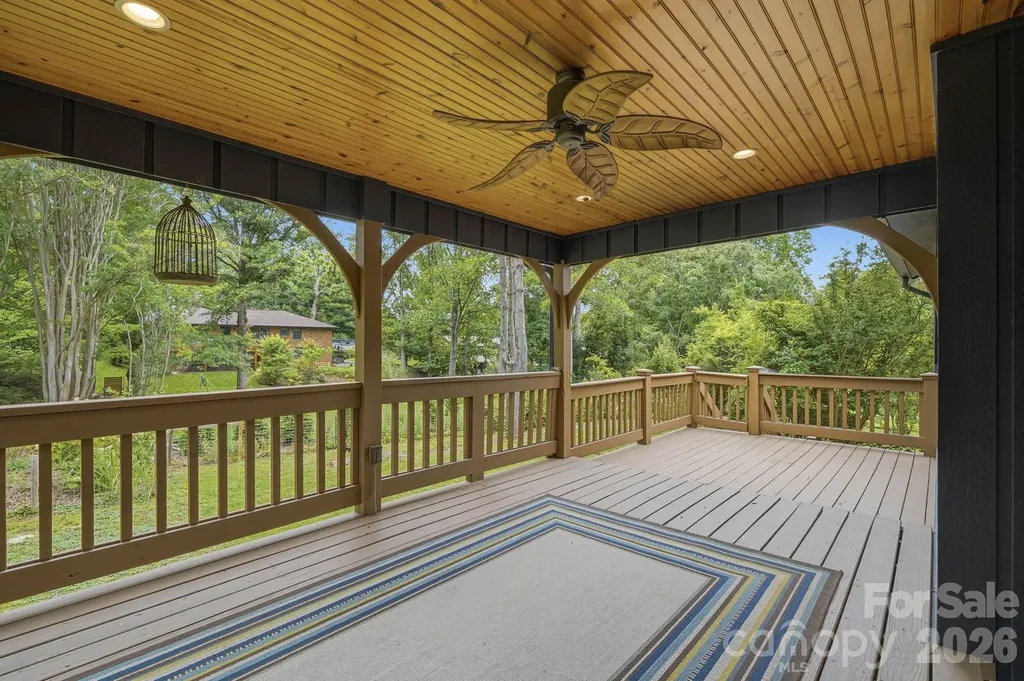 337 Woody Lane Asheville NC 28804