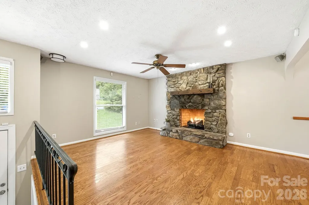 337 Woody Lane Asheville NC 28804