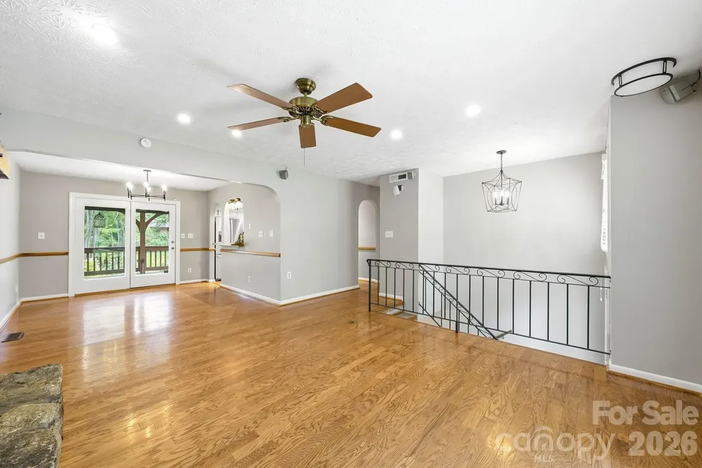 337 Woody Lane Asheville NC 28804