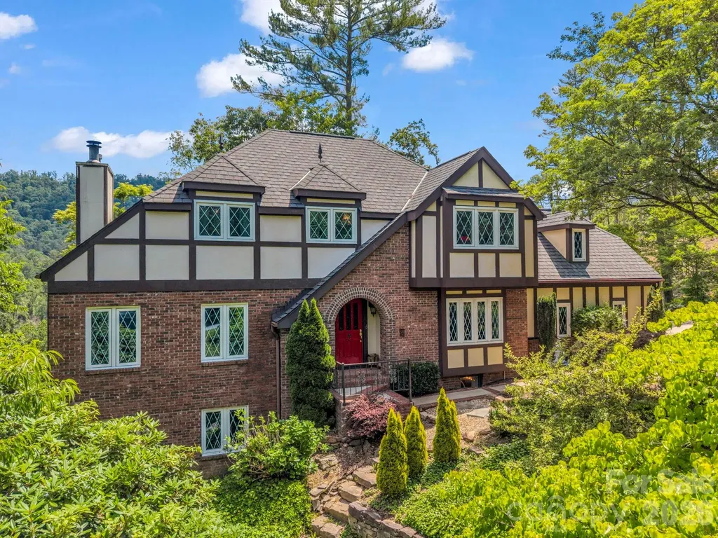 8 Sunny Ridge Drive Asheville NC 28804