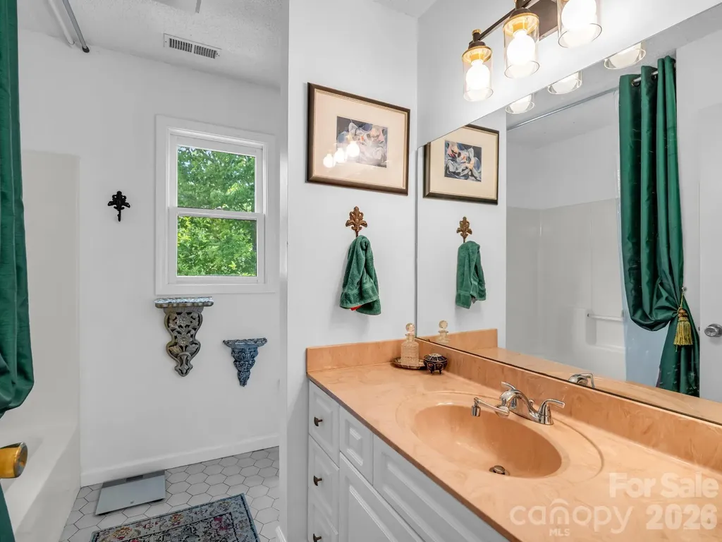 8 Sunny Ridge Drive Asheville NC 28804