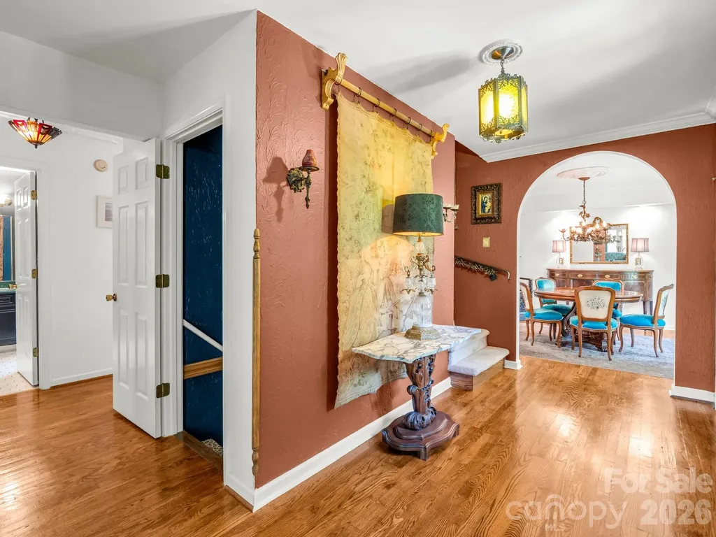 8 Sunny Ridge Drive Asheville NC 28804