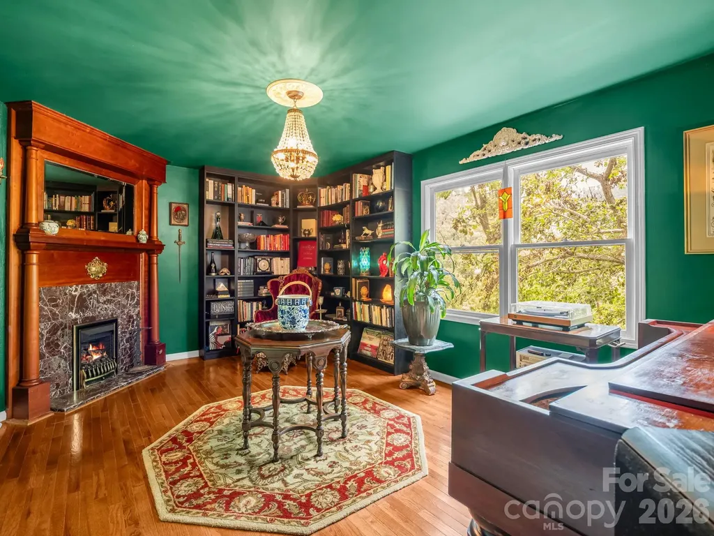8 Sunny Ridge Drive Asheville NC 28804