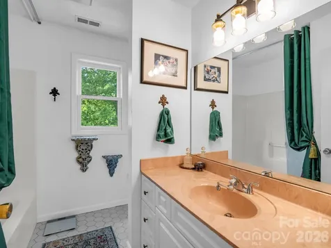 8 Sunny Ridge Drive Asheville NC 28804